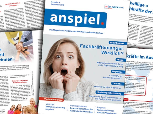 Eine Ausgabe des Magazins anspiel liegt auf einem Tisch.