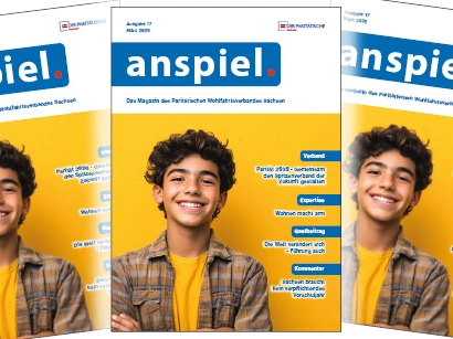 Eine Ausgabe des Magazins anspiel liegt auf einem Tisch.